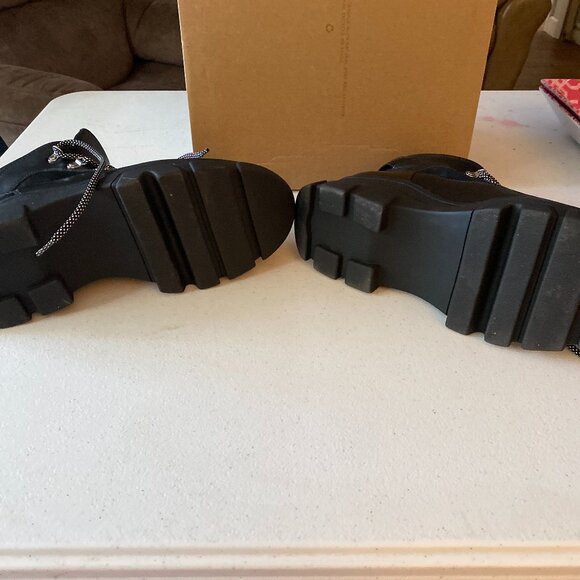 BRAND NEW STEVE MADDEN BOOTS - Picture 5 of 8